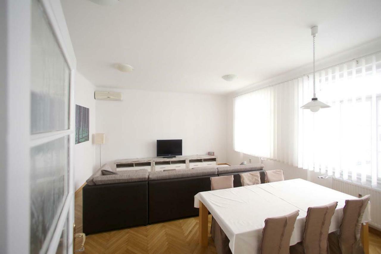 Skyscraper Apartment Tour As Ljubljana Exterior foto